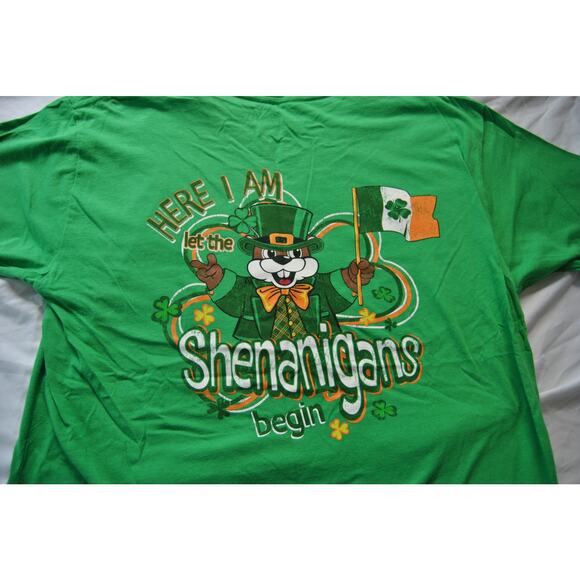 Buc-ees Green Short Sleeve Limited Edition Irish Shirt Medium - Picture 3 of 8